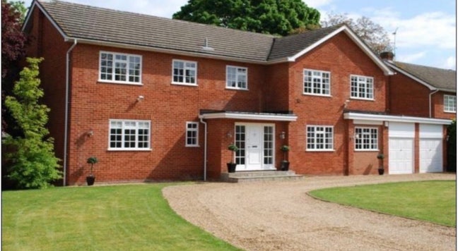 Large Riverside Property Maidenhead boulters lock Main Photo