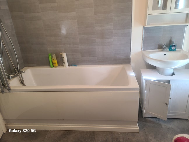 Short term Double room in a cottage Main Photo