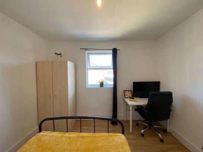 Canning Town | Stratford| Bank | with Garden View Main Photo