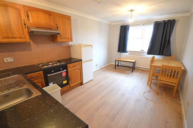 Fully Furnished Two-Bedroom Flat Hampden Road, N8 Main Photo