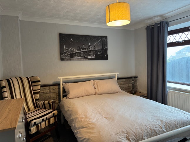 Large Double room all bills included Main Photo