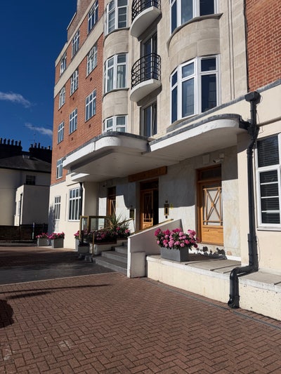 Amazing 2Bed-2Bath Flat in St.John’s Wood Main Photo