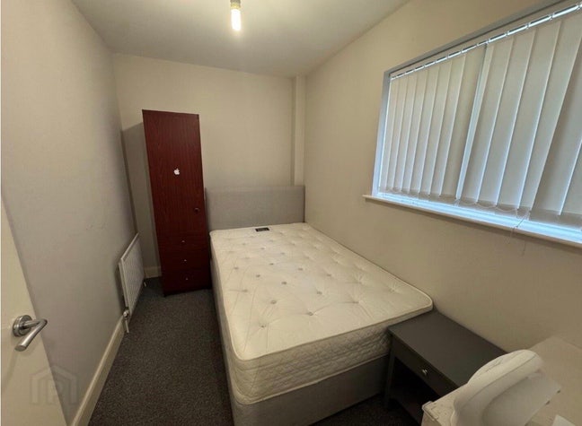 Furnished single room available near primark Main Photo