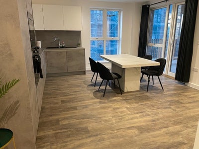En-suite room available Main Photo
