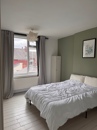  Right double bedroom in House close to hospital Main Photo