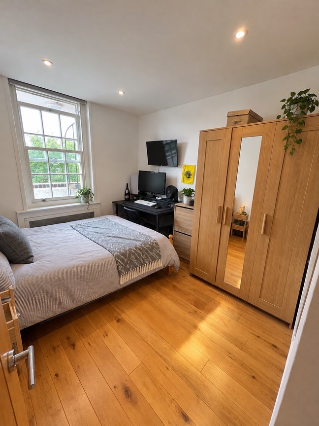 Spacious Double in Modern Notting Hill Flat Main Photo