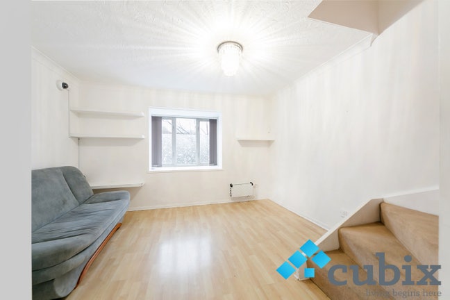 1 Bedroom Semi Detached House in SE1 Main Photo