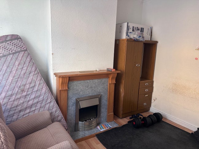 1Room Available   Main Photo