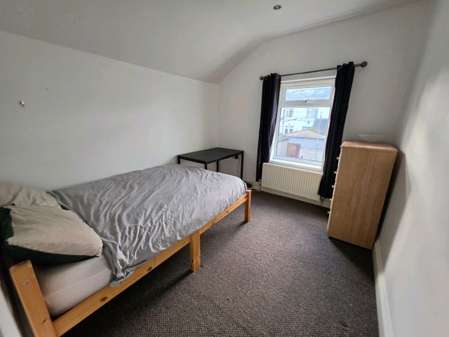 Double Room in Canton, Cardiff (Room Only/Lodger) Main Photo