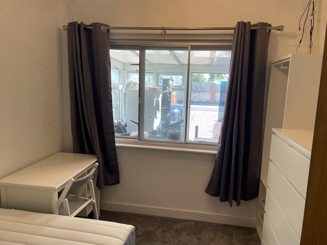 Single room Available  Main Photo