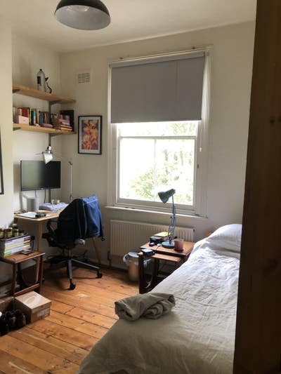Double room in comfortable house in Clapton  Main Photo