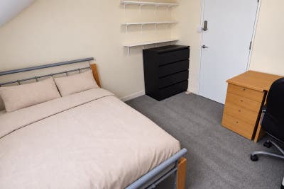 Double Bedroom Available in Lenton Main Photo
