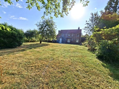 Rare Whole House Near Richmond – DL10! Main Photo