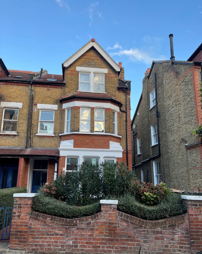 Large 2 double bedroom flat, fabulous location Main Photo
