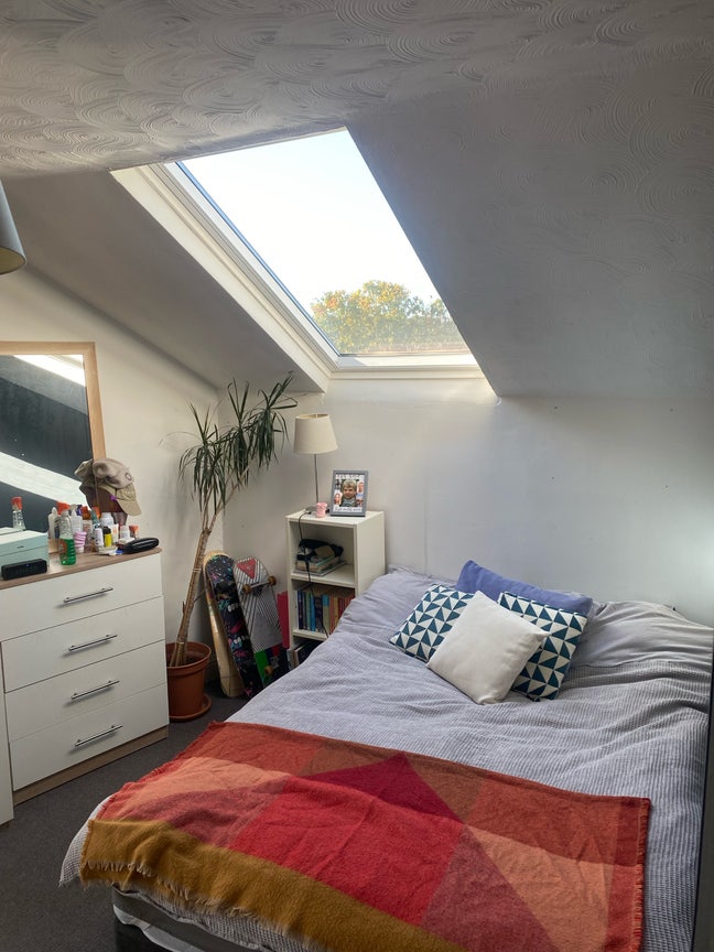 Friendly, cheap, tidy home in Burley Main Photo