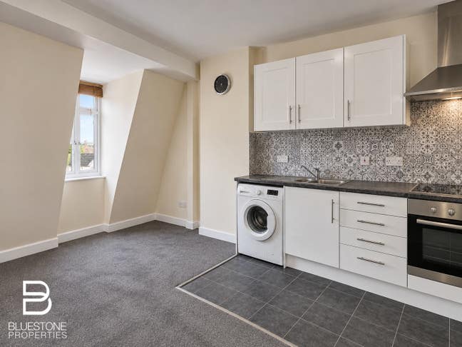 Tooting SW17*2 Bed Flat*Close to 2X Tube Stations Main Photo