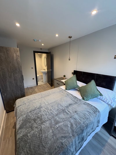 Luxury Brand New Double EN-Suite Rooms  Main Photo