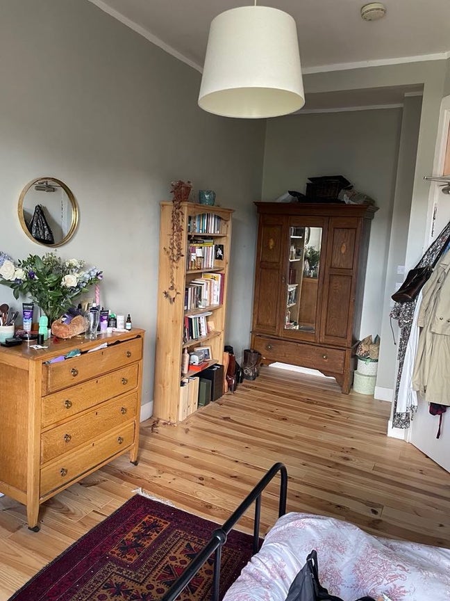 Large dble room in beautiful airy west end flat Main Photo