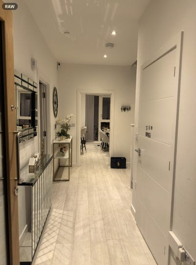 Stunning, Modern 3-Bedroom, 3-Bathroom Terraced Ho Main Photo