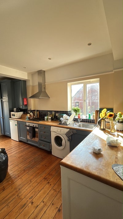 Cosy two bed one bath in Cowley  Main Photo