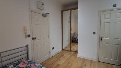 Double Room with Ensuite Main Photo