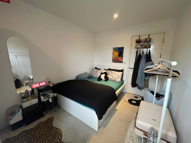 Bright furnished double room , Surrey Quays Zone 2 Main Photo