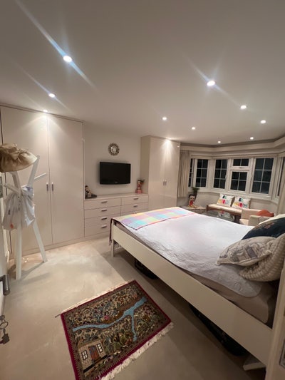 Spare room opposite Middlesex University  Main Photo