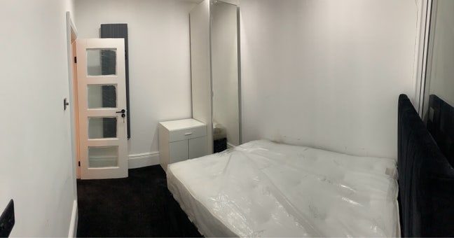 Double room in wood green in 2 bed flat share Main Photo