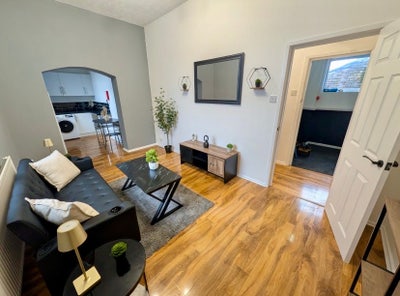 Modern First Floor One Bedroom Apartment Main Photo