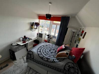 Spacious Maisonette in Amazing Location Main Photo