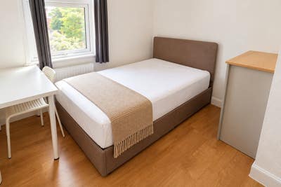 💚 Clean, Cosy & Ready for You -- &pound;801.67 asap Main Photo