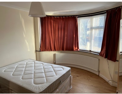 Large master bedroom available immediately  Main Photo