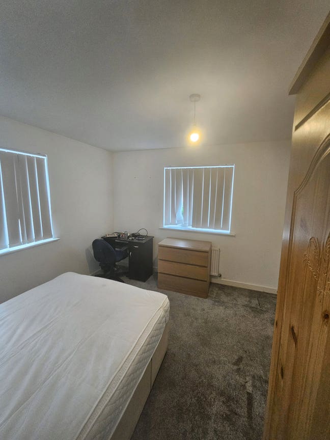 Short stay.Double room to let &pound;650 Chelmsford. Main Photo
