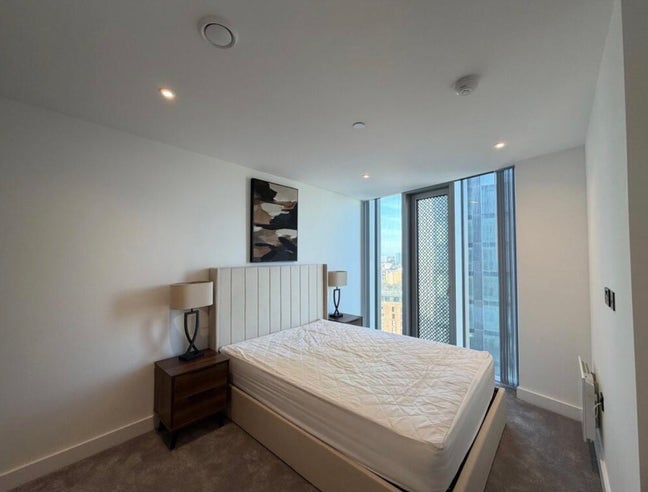 Room for Rent – Vista River Gardens, Salford Main Photo