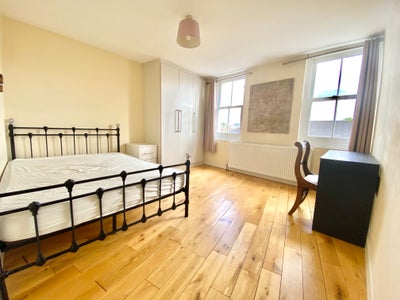 Large Bright Double Room Stepney / Bethnal Green  Main Photo