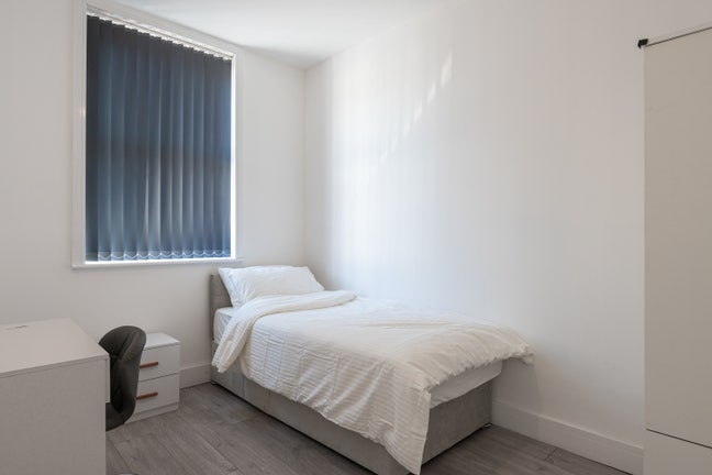 Your Next Home: Derby Rooms for Professionals Main Photo