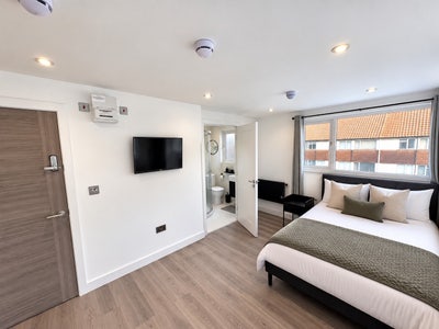 🔥 Available Now | Large Brand New En-Suite Room Main Photo