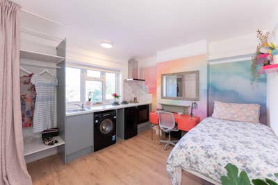 New furnished studio city centre Science Park Main Photo