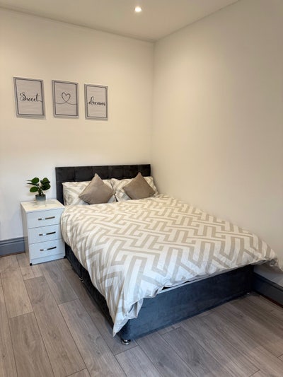 Modern Double Room  Main Photo