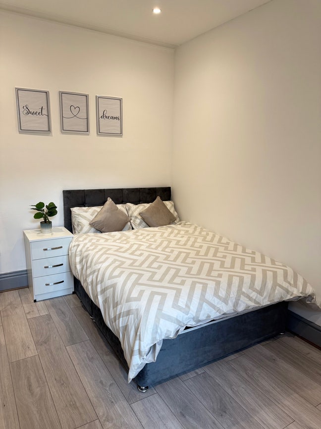 Modern Double Room  Main Photo