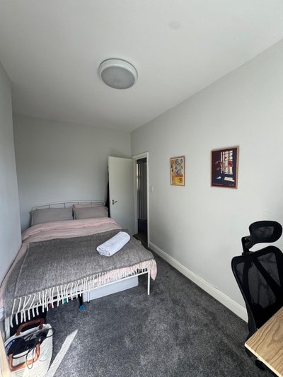 Short-term room sublet available  Main Photo