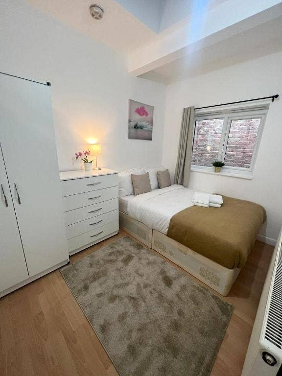 Single Room - Willesden Green @ Main Photo