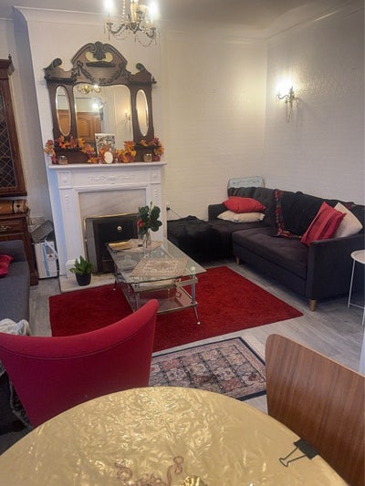 Cozy and sunny 3 bed  house in Canary Wharf  Main Photo
