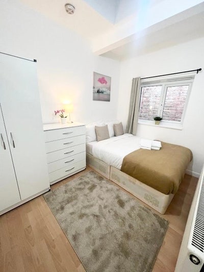 ✨ Zone 2| Double Single Use | NW10 | &pound;180pw  Main Photo