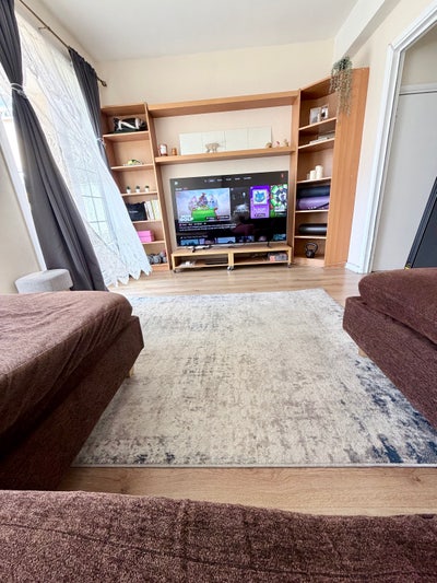 Double room in 2-bedroom split level flat Main Photo