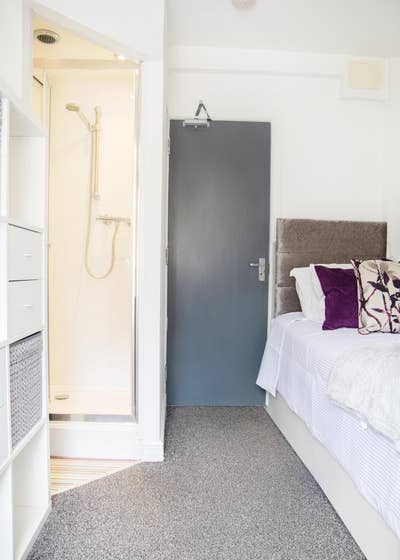 Spacious Single Room with Private Shower Main Photo