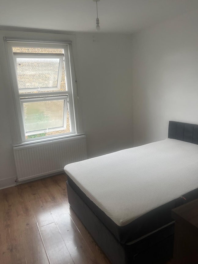 Large en-suite double room in great house  Main Photo