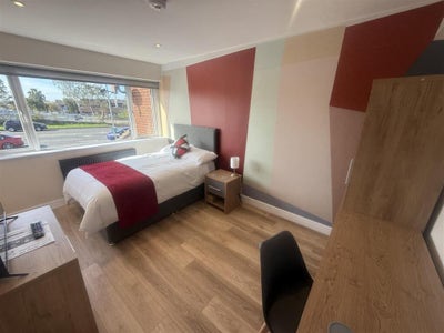 Stylish and homely refurbished house share Main Photo
