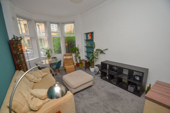 1 bedroom flat in the heart of Shawlands  Main Photo