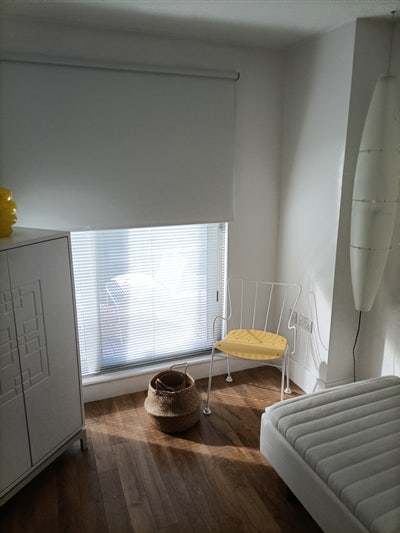 Spacious single bedroom & private modern bathroom Main Photo